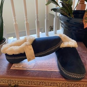 Memory foam slippers.